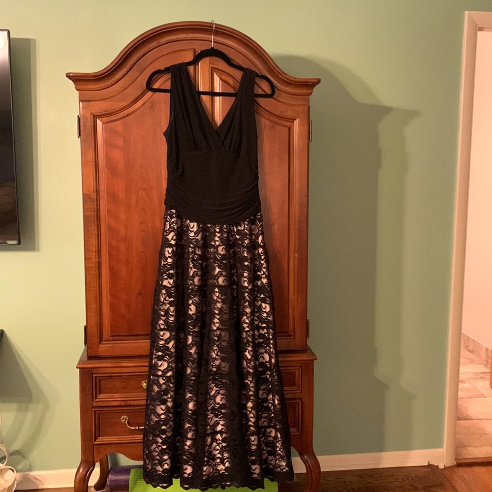 Long dressy dress in black